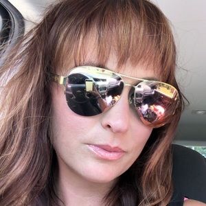 Meet your Posher, Alexis